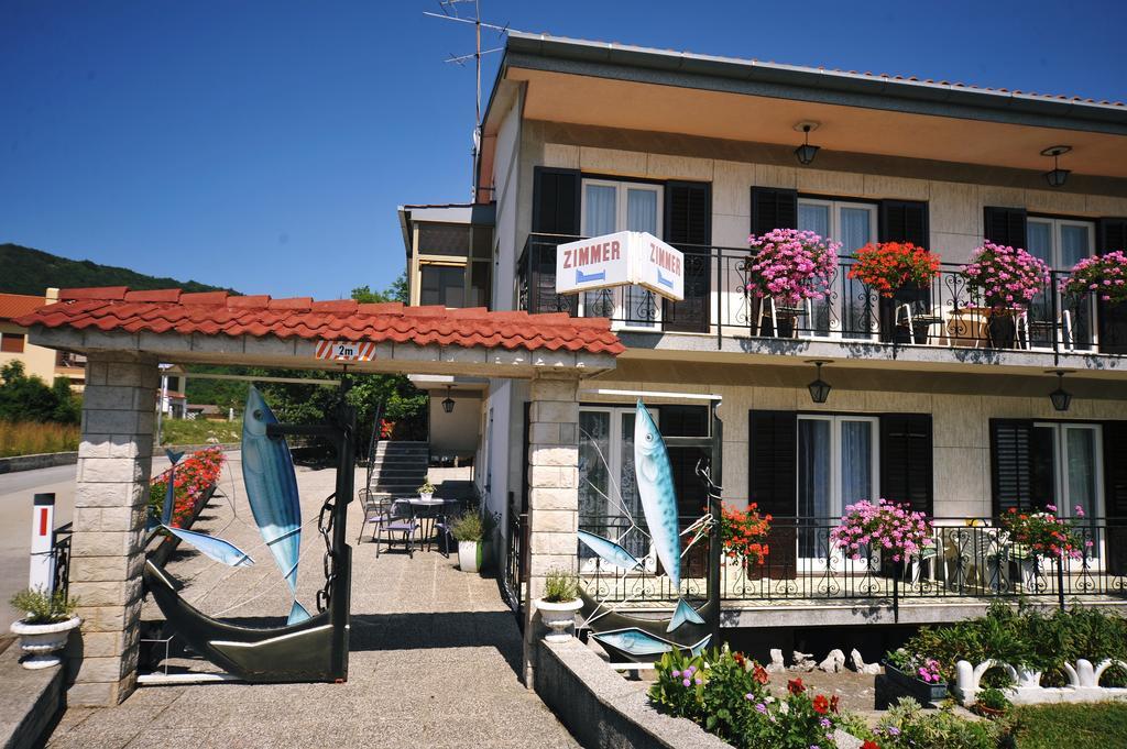 Guesthouse Rutar Rupa エクステリア 写真